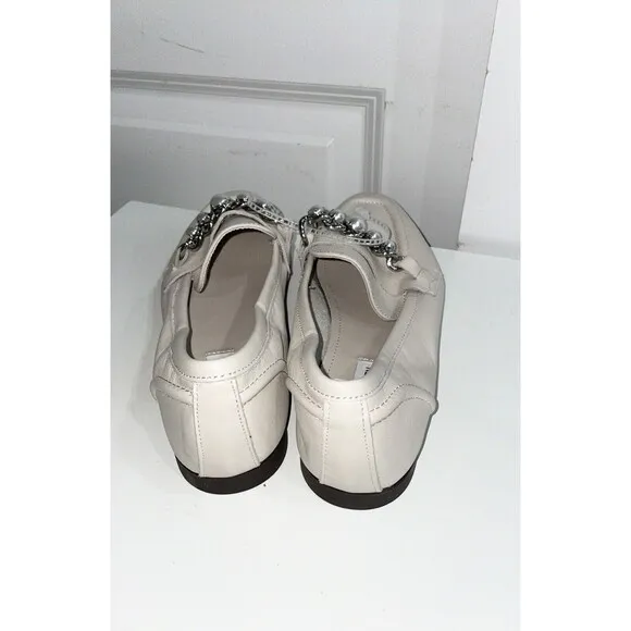 Steve Madden Carrine Women’s Pearl Embellished Leather Loafers size 7.5 NWT