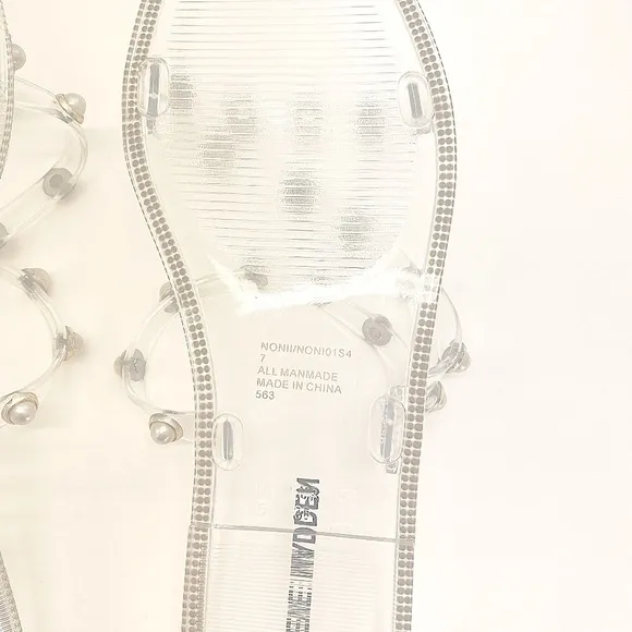 STEVE MADDEN NONII Clear/Pearl Embellished Sandals. Women's Size 7