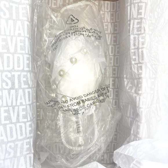 STEVE MADDEN NONII Clear/Pearl Embellished Sandals. Women's Size 7