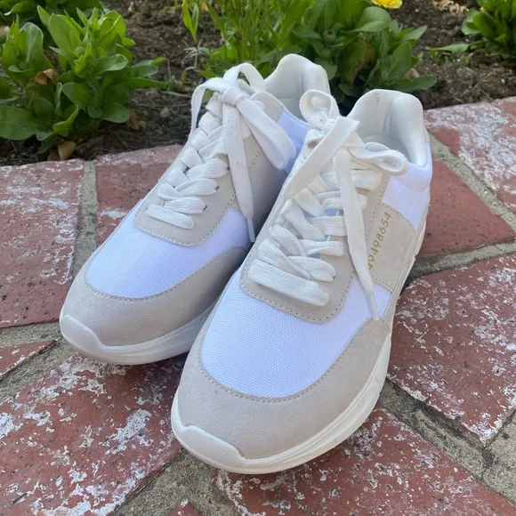 STEVE MADDEN sneakers in white and tan! Neutral and very versatile /CUTE &amp; COMFY