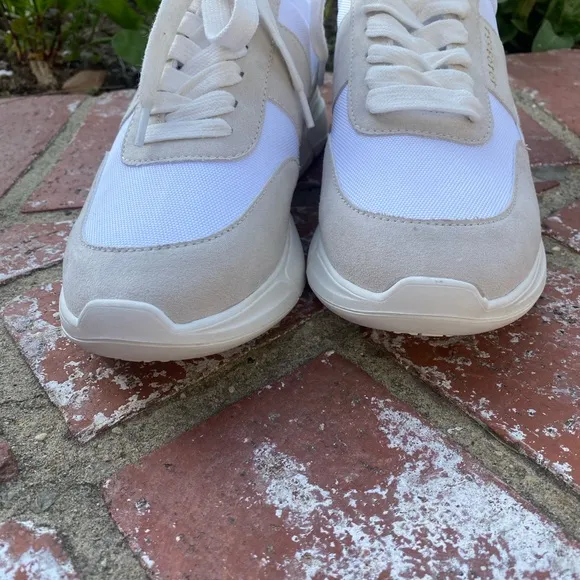 STEVE MADDEN sneakers in white and tan! Neutral and very versatile /CUTE &amp; COMFY