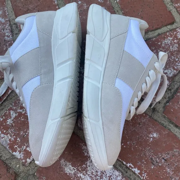 STEVE MADDEN sneakers in white and tan! Neutral and very versatile /CUTE &amp; COMFY
