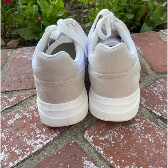 STEVE MADDEN sneakers in white and tan! Neutral and very versatile /CUTE &amp; COMFY
