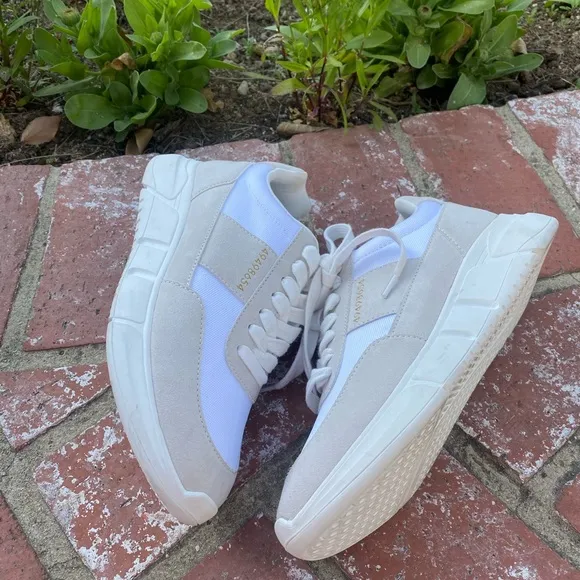 STEVE MADDEN sneakers in white and tan! Neutral and very versatile /CUTE &amp; COMFY