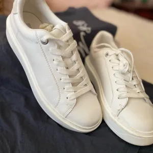 Steve Madden White Minimalist Sneakers “Catcher”