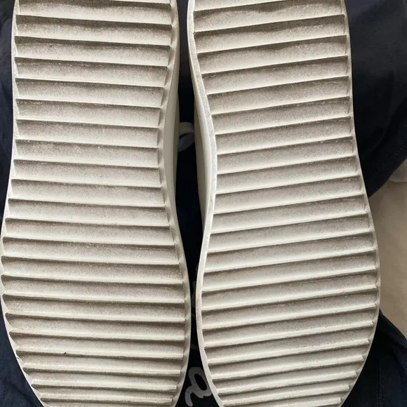 Steve Madden White Minimalist Sneakers “Catcher”
