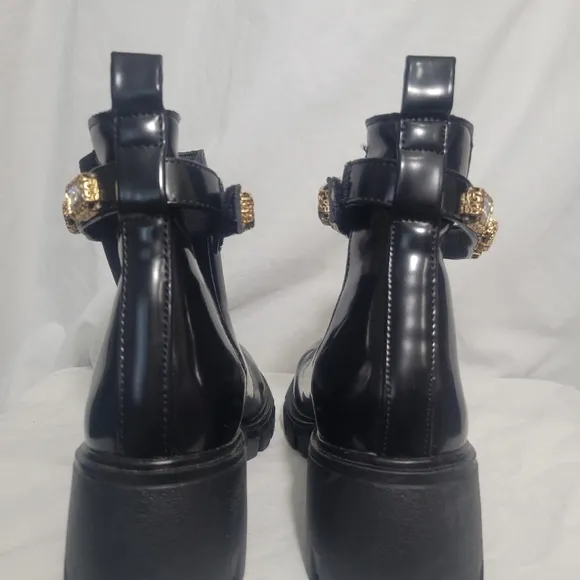 Steve Madden Women's Black Patent Amulet Ankle Boots Size 9