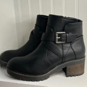 Steve Madden Womens Vannessah Black Comba Boots 10 Medium (B,M)