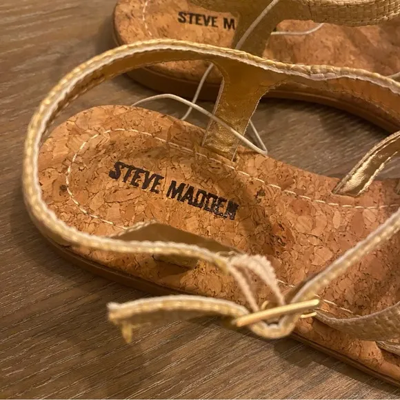 STEVE MADDEN Youth Girls JSONDRA Criss Cross Buckle Sandals - Natural Raffia
