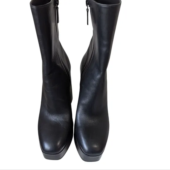 Stuart Weitzman Elegant Black Platform Boots... Size 10