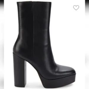 Stuart Weitzman Elegant Black Platform Boots... Size 10