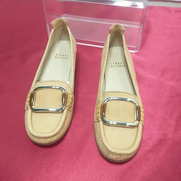 Stuart Weitzman Women’s SZ 4M Loafers Flats Leather. Condition is Pre-owned.