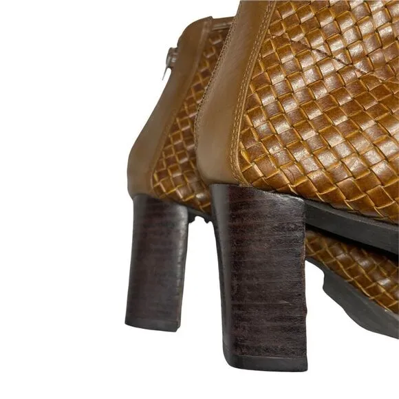 Stuart Weitzman woven leather brown boots booties 9 m