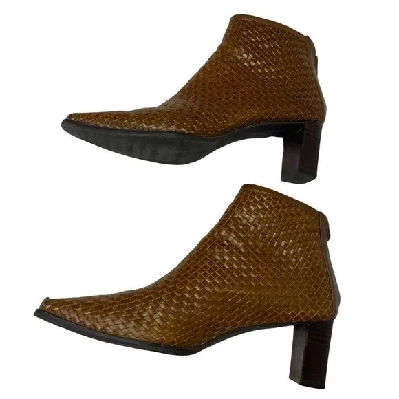 Stuart Weitzman woven leather brown boots booties 9 m