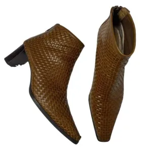 Stuart Weitzman woven leather brown boots booties 9 m