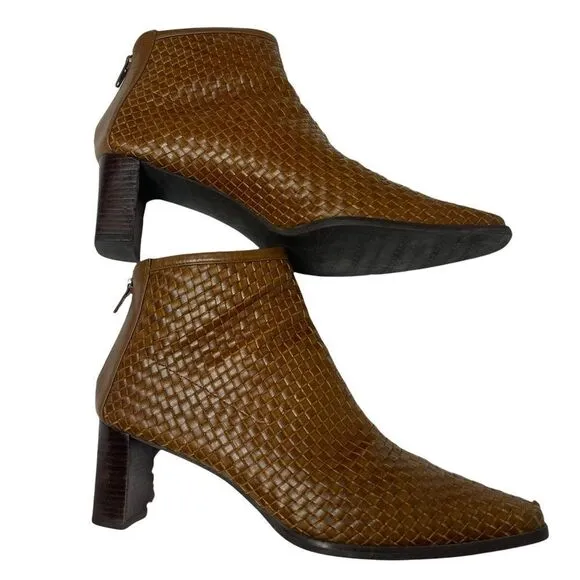 Stuart Weitzman woven leather brown boots booties 9 m