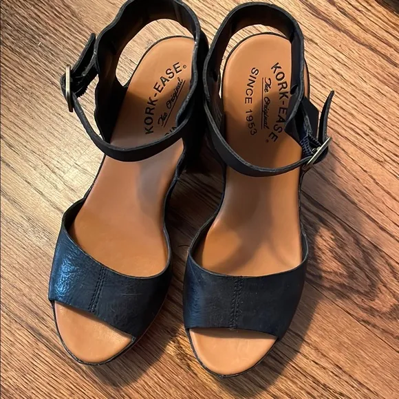 Stunning SEXY classy DOLLBABY Kork Rase NWT Black Platform Sandals 7.5 💋