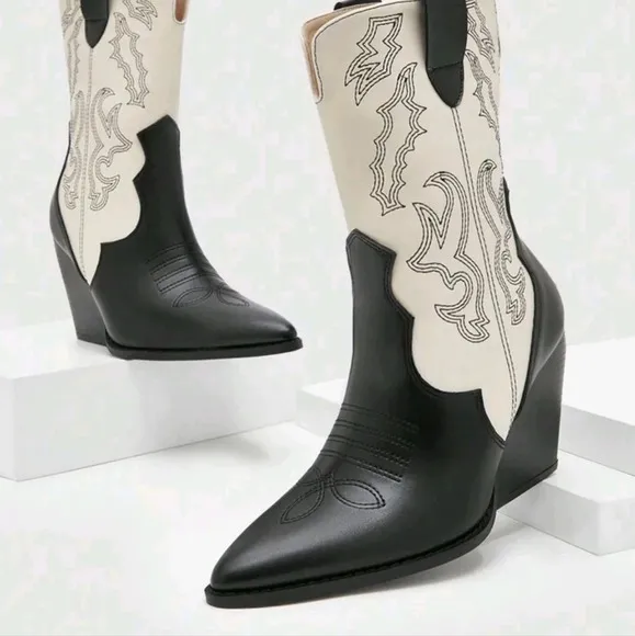 Styleloop Women's Stylish Two-Tone Contrast Stitching Detail Wedge Heel Boots