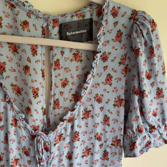 Super Sweet Reformation Page Dress in Petunia print. Spring n Summertime Style!