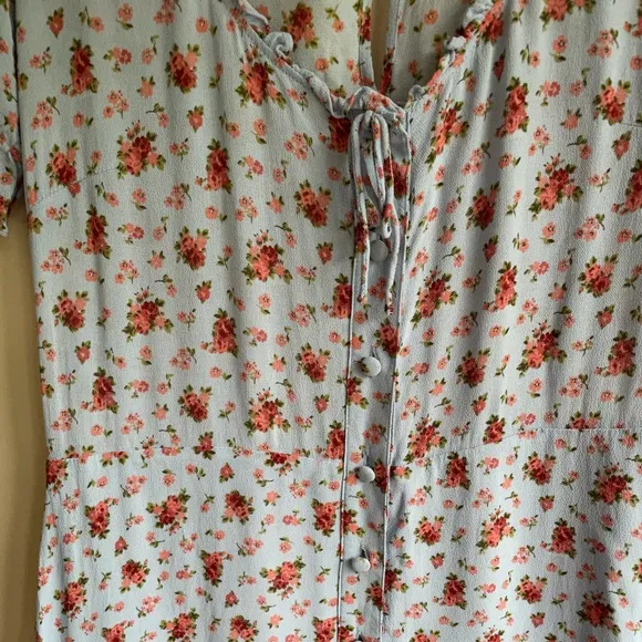 Super Sweet Reformation Page Dress in Petunia print. Spring n Summertime Style!