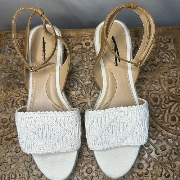 Talbots Women’s Pamela Crochet Wedge Sandal Sz 9