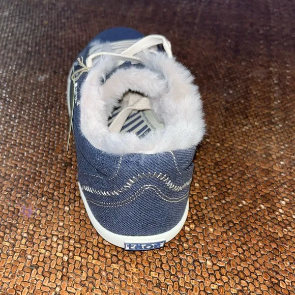TAOS Blue Wash Starline Sneakers Faux Fur Lining Women’s Size 8.5 NIB