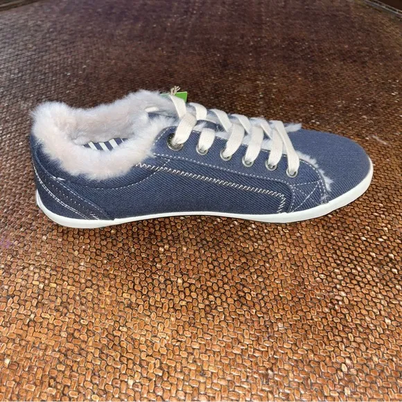 TAOS Blue Wash Starline Sneakers Faux Fur Lining Women’s Size 8.5 NIB