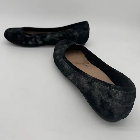 taos Rascal Black Silver Metallic Leather Ballet Flats Size 9