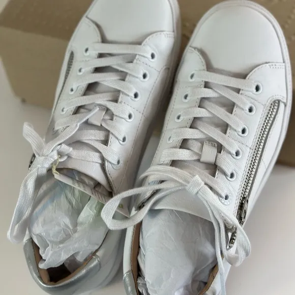 Taos Z Sol Luxe leather Footwear White Sneakers with Metallic Zipper Size 9