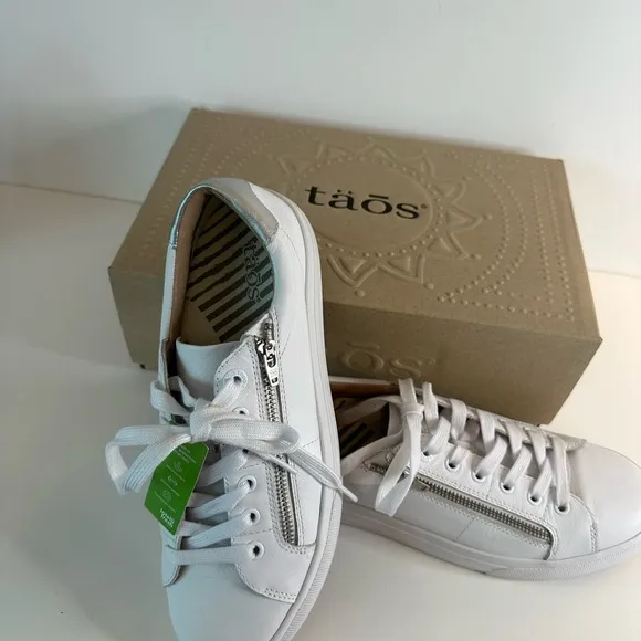 Taos Z Sol Luxe leather Footwear White Sneakers with Metallic Zipper Size 9