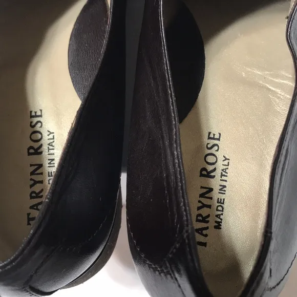 Taryn Rose Leather loafers. Made in Italy