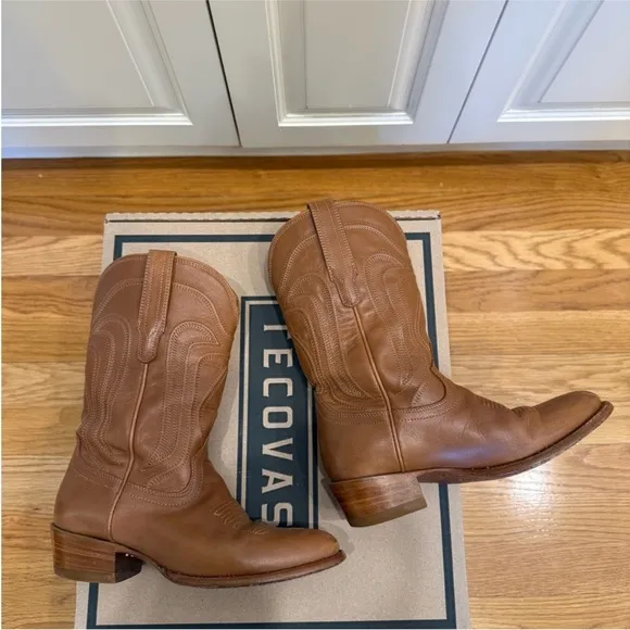 Tecovas “The Jamie” Leather Cowboy Boots in Caramel