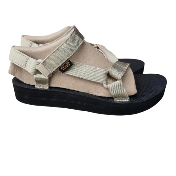 Teva Midform Universal Sandals In Metallic Champagne, Size 10