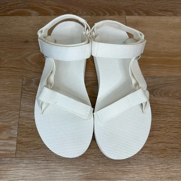 Teva Women’s White Flatform Universal Sandals, Size 8