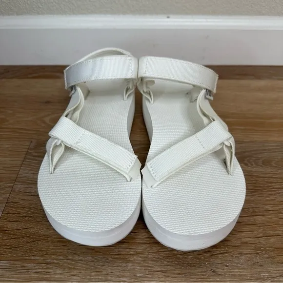 Teva Women’s White Flatform Universal Sandals, Size 8