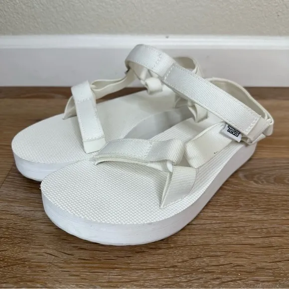 Teva Women’s White Flatform Universal Sandals, Size 8