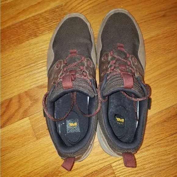 Teva Brown Leather sneakers