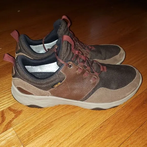 Teva Brown Leather sneakers