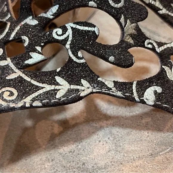Think! Brown Gold Flip Flops Metallic Sandals Cut Out Floral Brocade Cork Insole