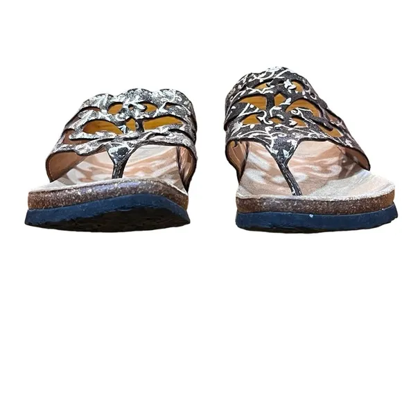 Think! Brown Gold Flip Flops Metallic Sandals Cut Out Floral Brocade Cork Insole