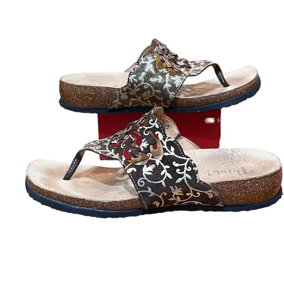 Think! Brown Gold Flip Flops Metallic Sandals Cut Out Floral Brocade Cork Insole