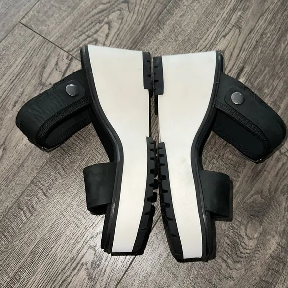 Timberland koralyn black wedge sandals Sz 8