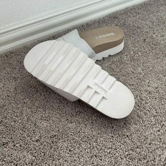 Timberland women's sandals in white Size 8