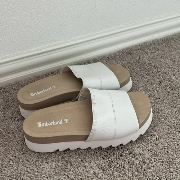 Timberland women's sandals in white Size 8