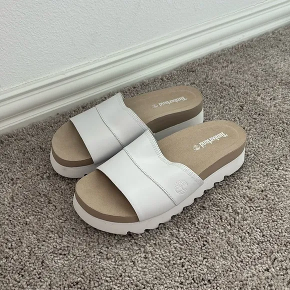 Timberland women's sandals in white Size 8