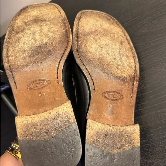 Tod’s Black leather loafers size 8