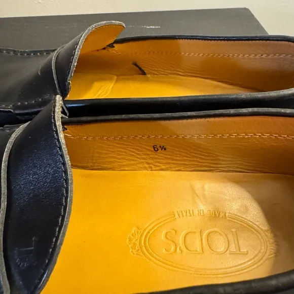 Tod’s Black leather loafers size 8