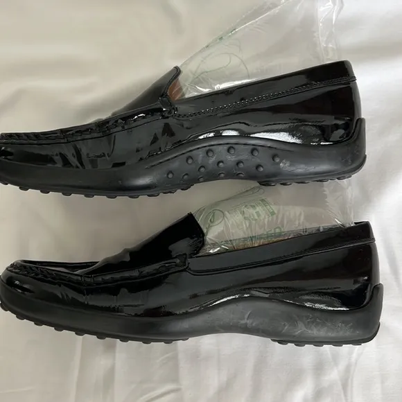 Tod’s Black Patent Leather Loafers/Size 7.5