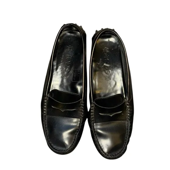 Tod’s Gommino Box Leather Drivers in Black EUC Size 10