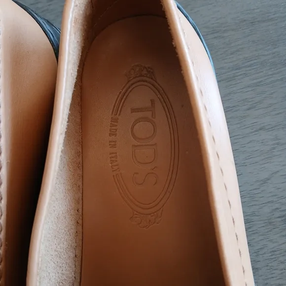 TODS Leather Loafers Womans Size 6.5 Nwot